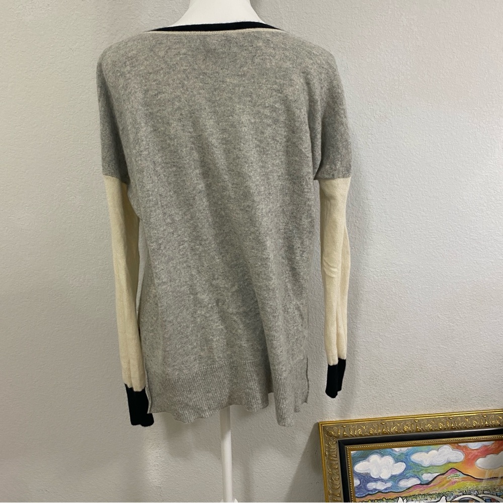 Goats Cashmere Gray and Cream Colorblock Sweater - Picture 2 of 3